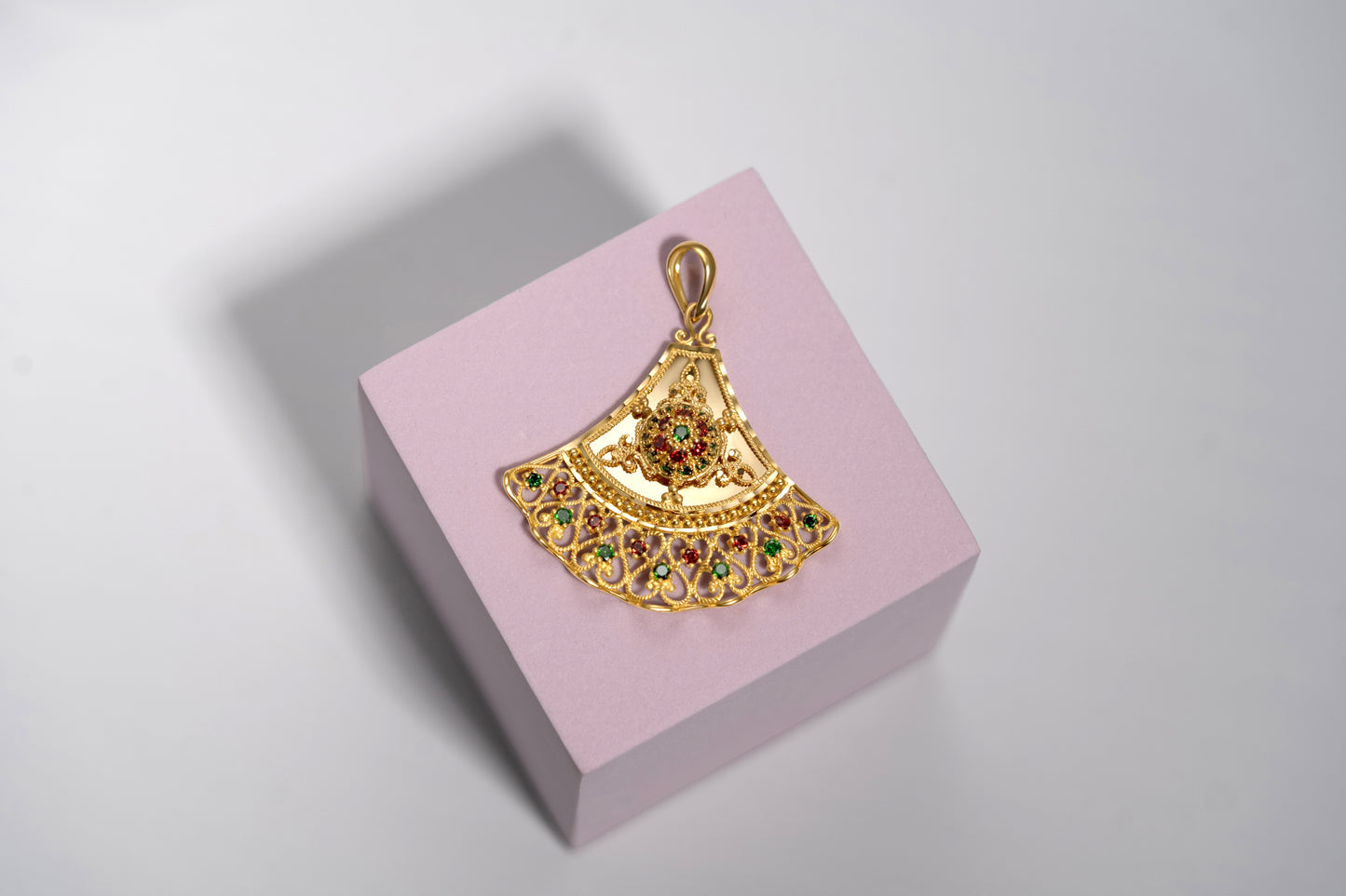Turath Collection: 21k Fan Pendent - Colorful