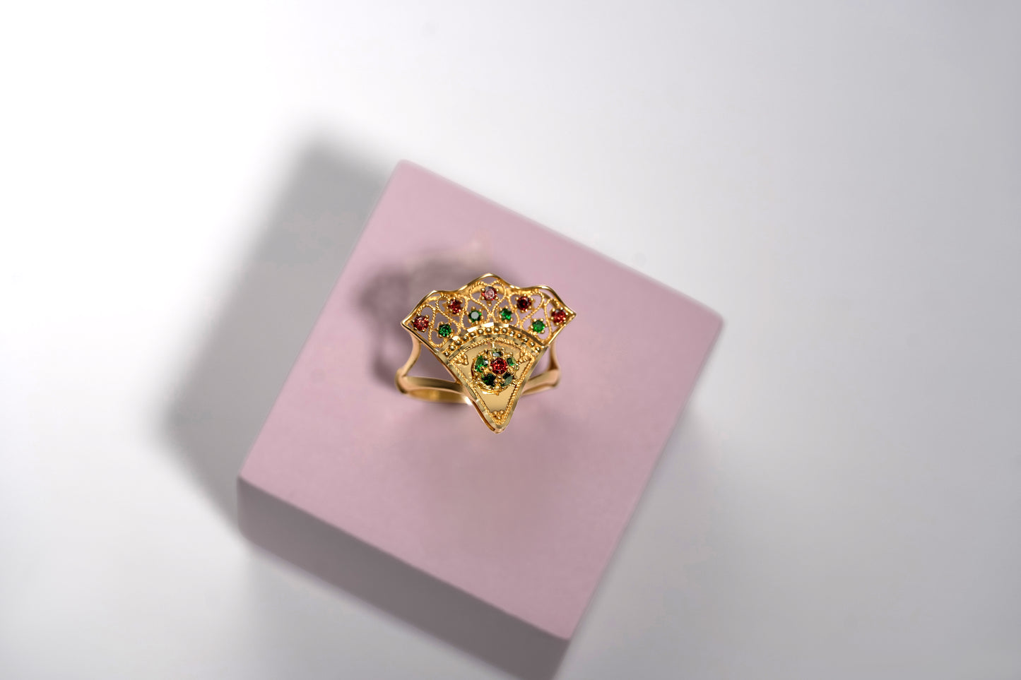 Turath Collection: 21k Fan Ring - Colorful