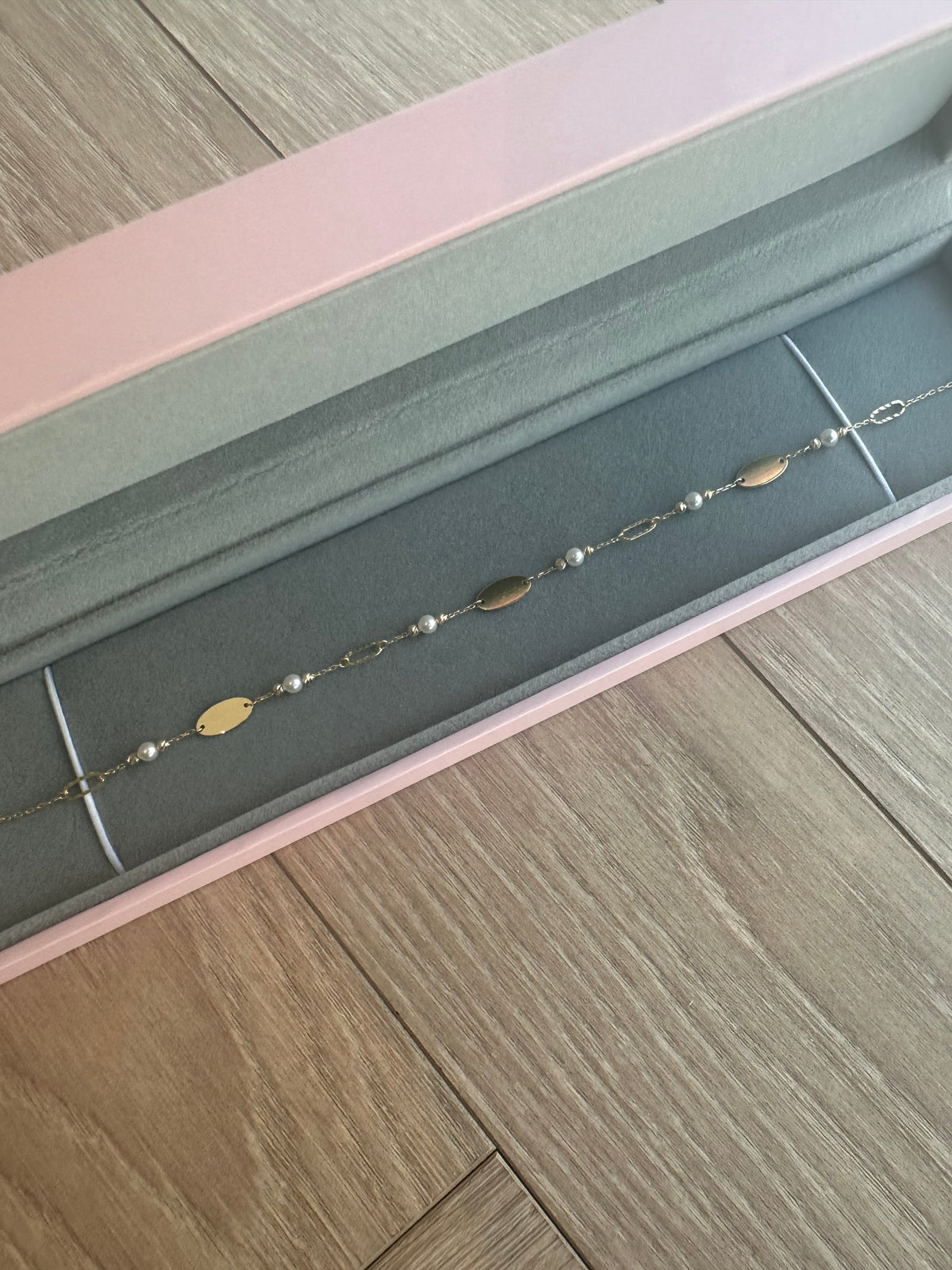 Yellow Gold Bracelet with Artificial Pearl