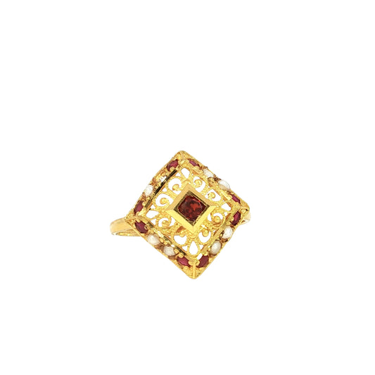 21k Yellow Gold Ring with Rubies and Bahraini Pearl