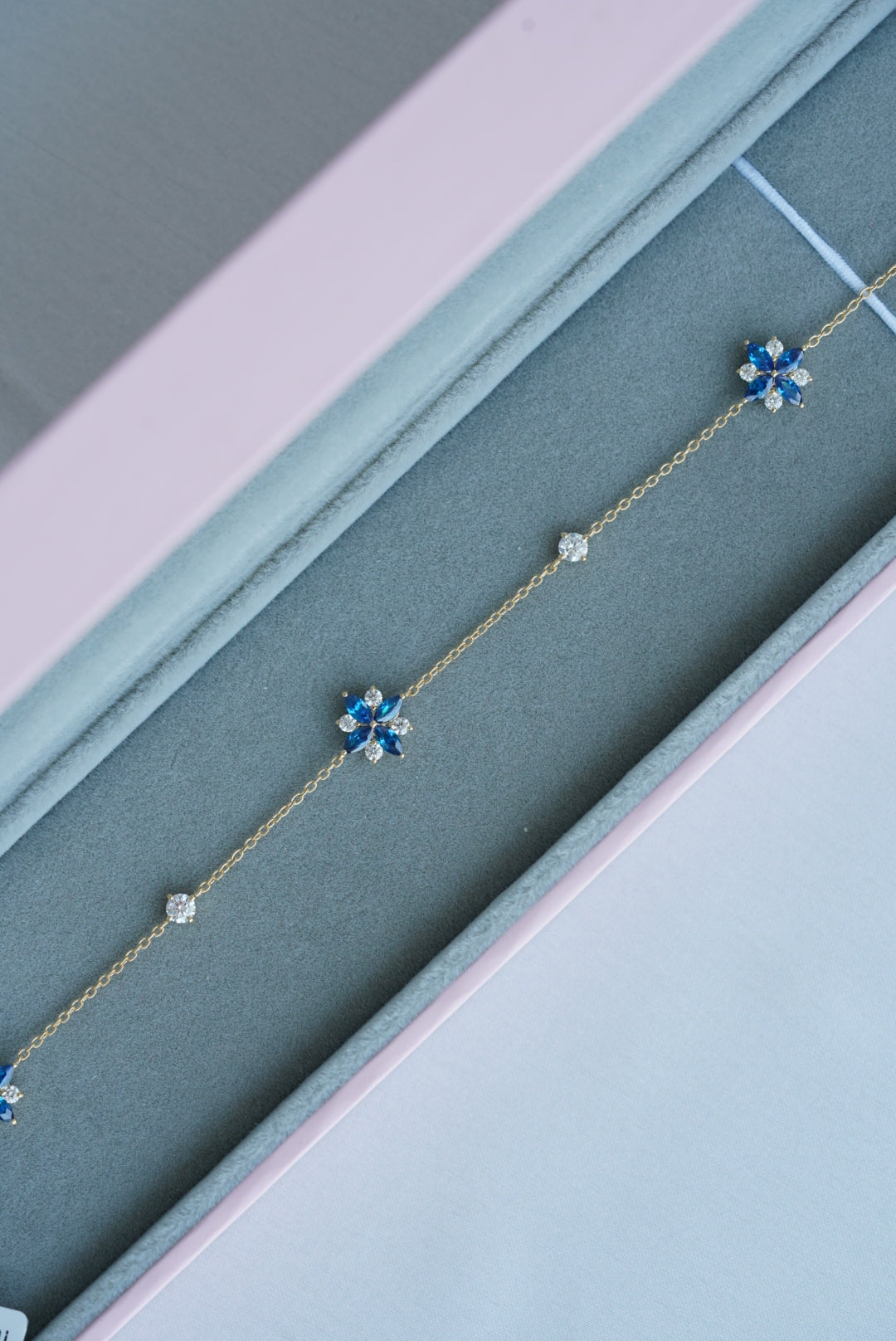 Toleen Flower Bracelet