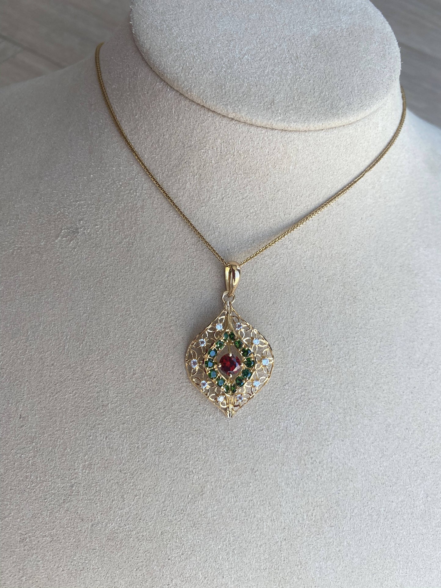 21k Pendant - Multicolor