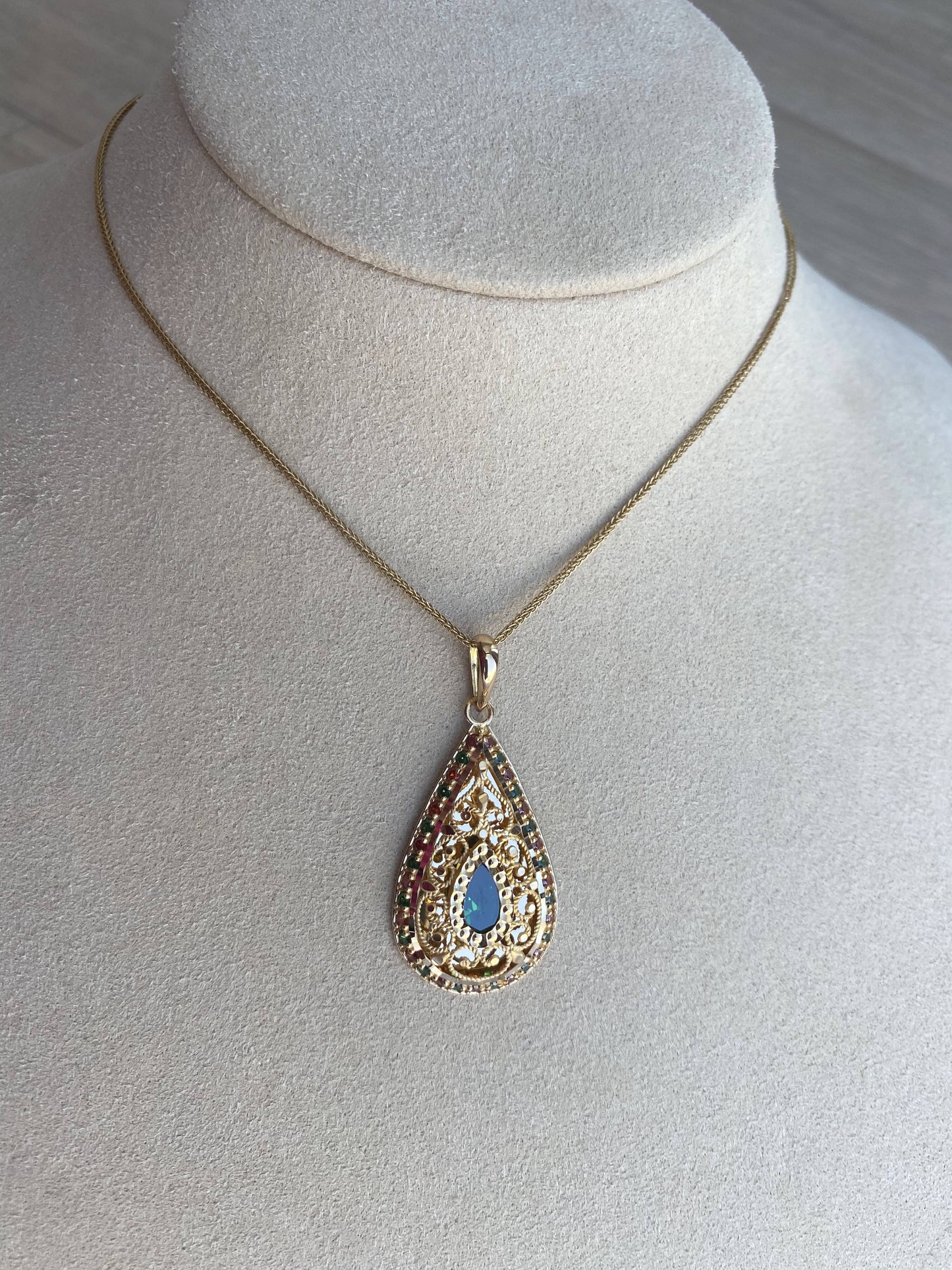 21k Pendant - Multicolor