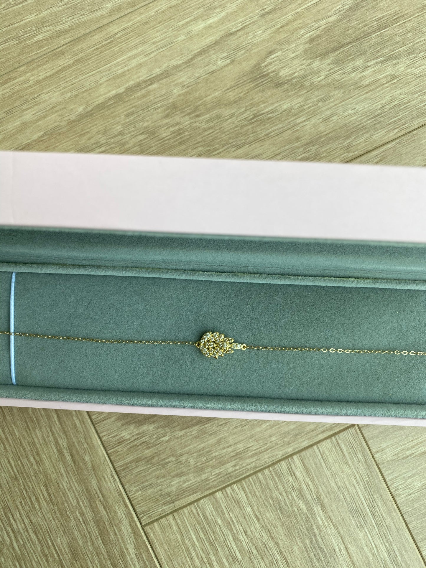 18k Bracelet - Leaf Design - Amal Al Majed Jewellery