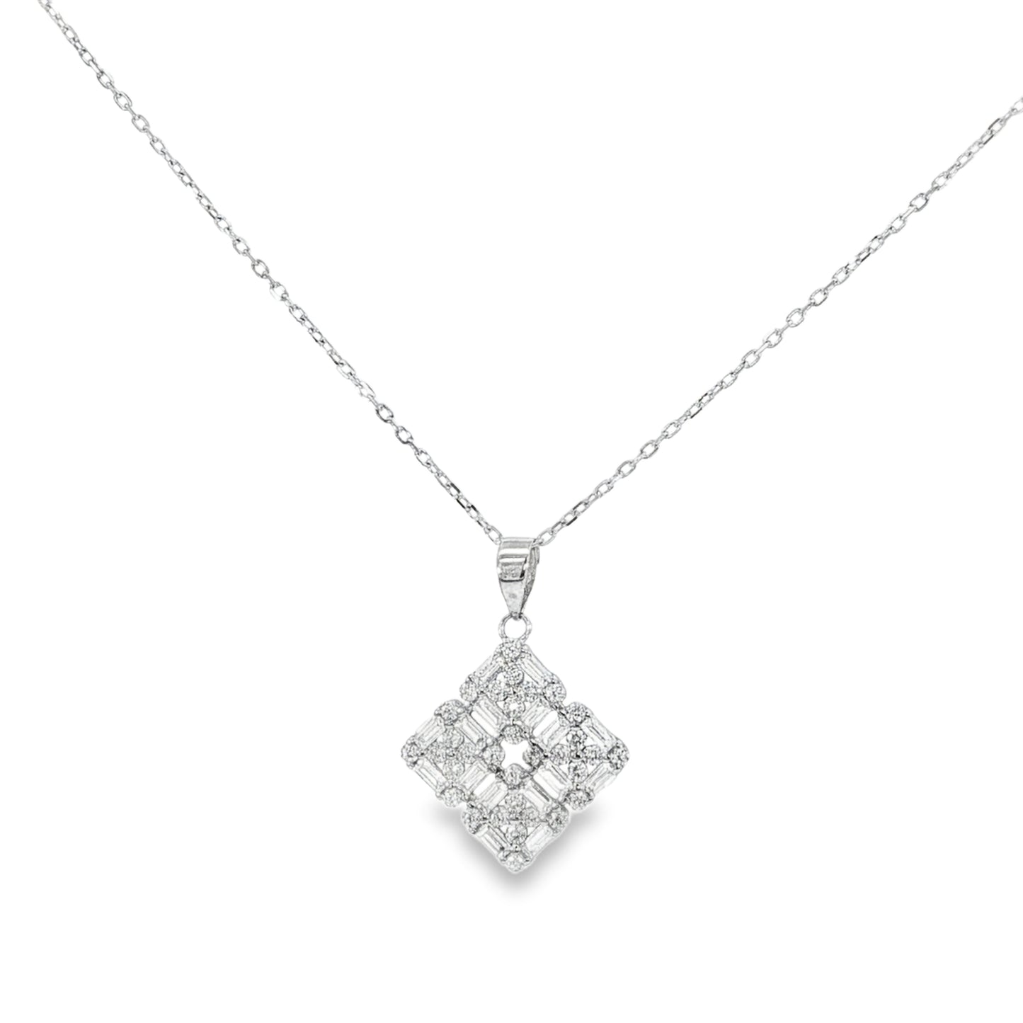 18k White Gold Pendant Necklace