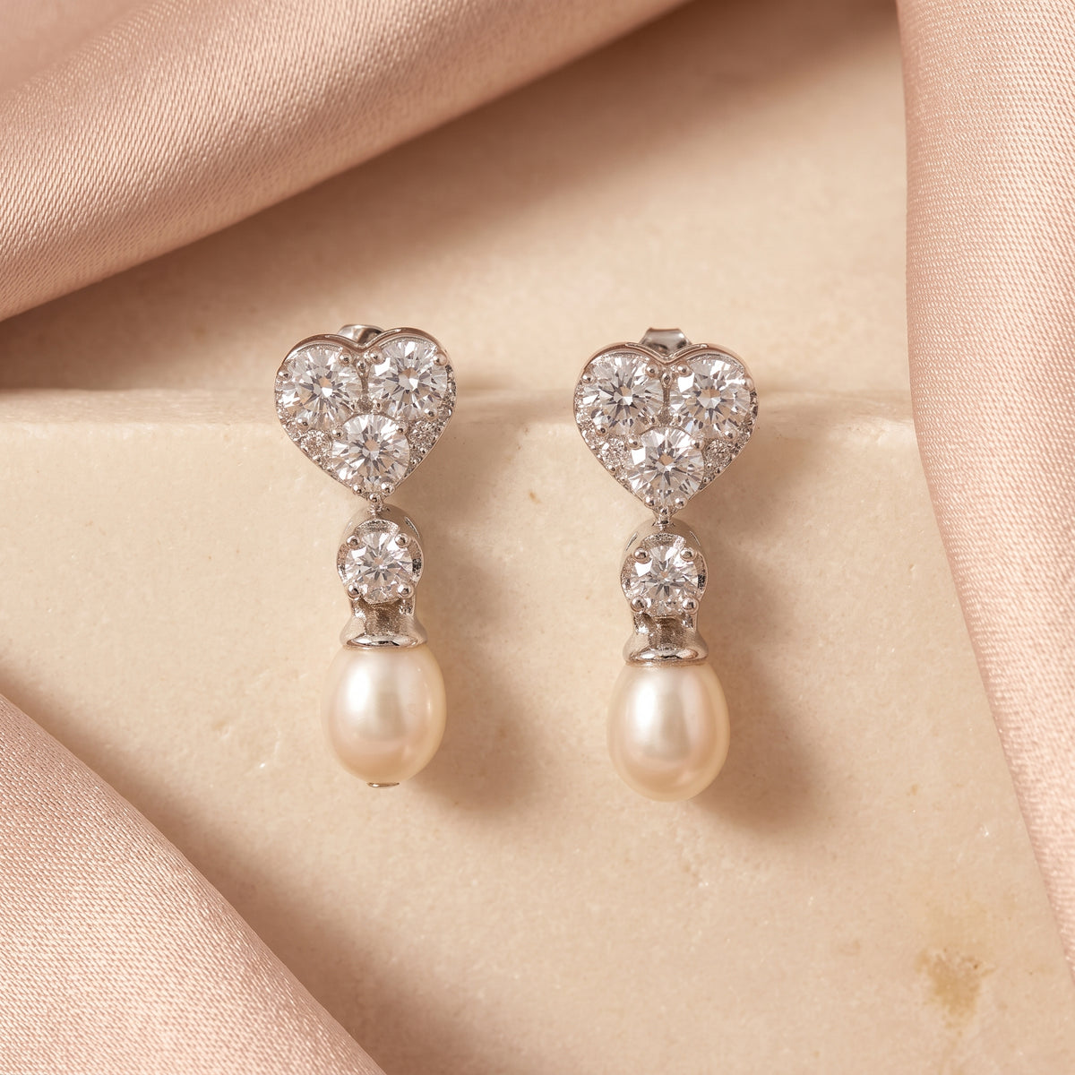 Bahraini Sea’s Blessing Diamond & Bahraini Pearl Earrings, product photo 1
