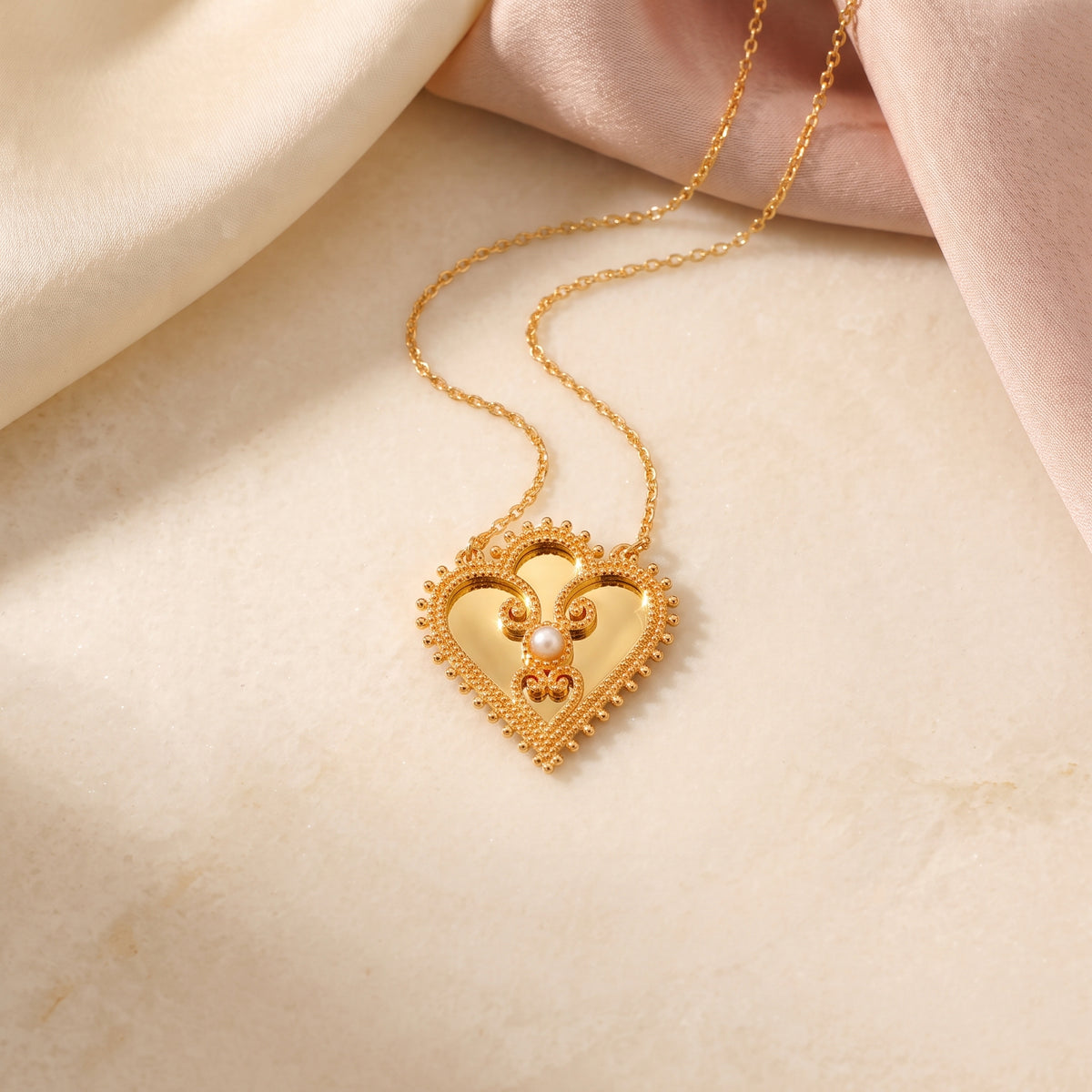 Yellow Gold Necklace with Natural Bahraini Pearl, product photo 1