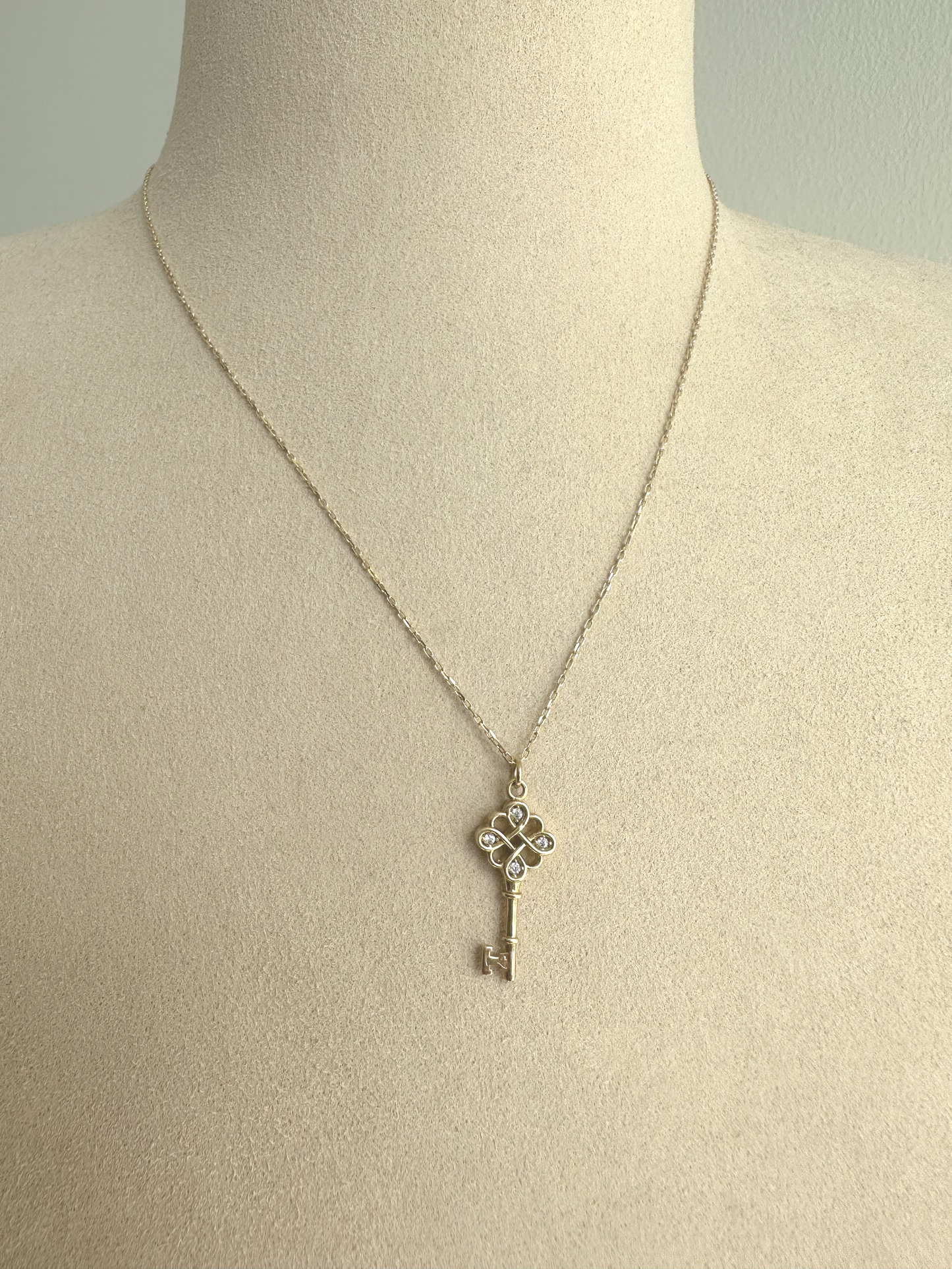 18k Necklace - Love Key