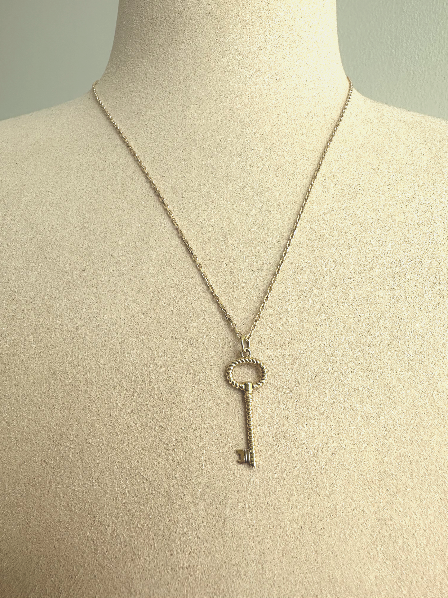 18k Necklace - Love Key